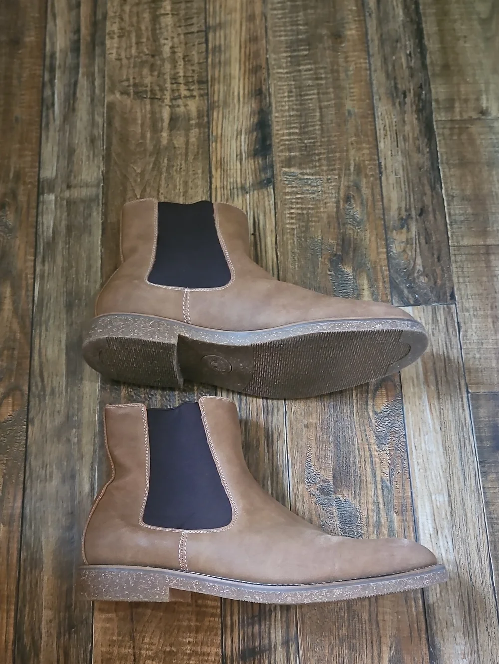 Dockers Men's Brown Chelsea Boots with Black Elastic Panels